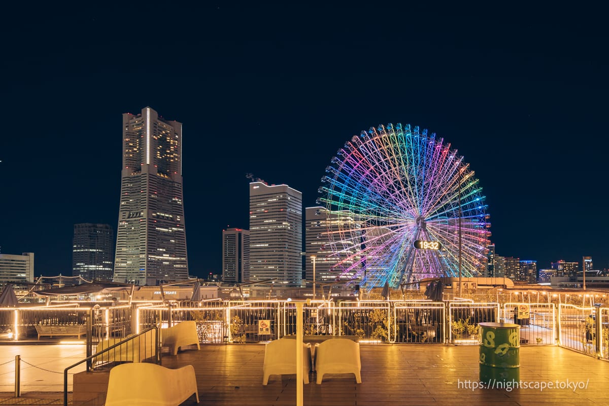 ワールドポーターズ 屋上庭園の夜景