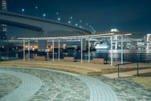 有明北緑道公園に設置されたベンチ